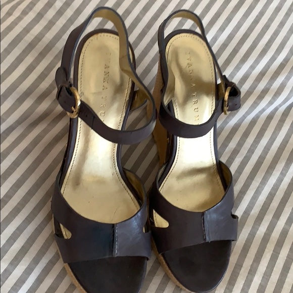 Shoes - Picture 2 of 6